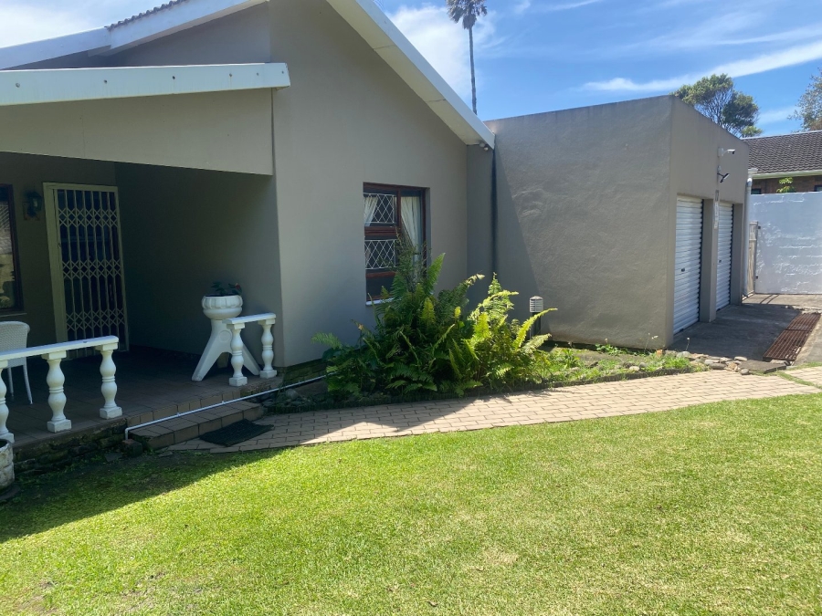 To Let 3 Bedroom Property for Rent in Gonubie Eastern Cape